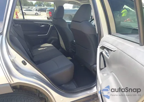 2019 Toyota Rav4 Xle z USA, uszkodzony, nr VIN 2T3W1RFV2KC031264